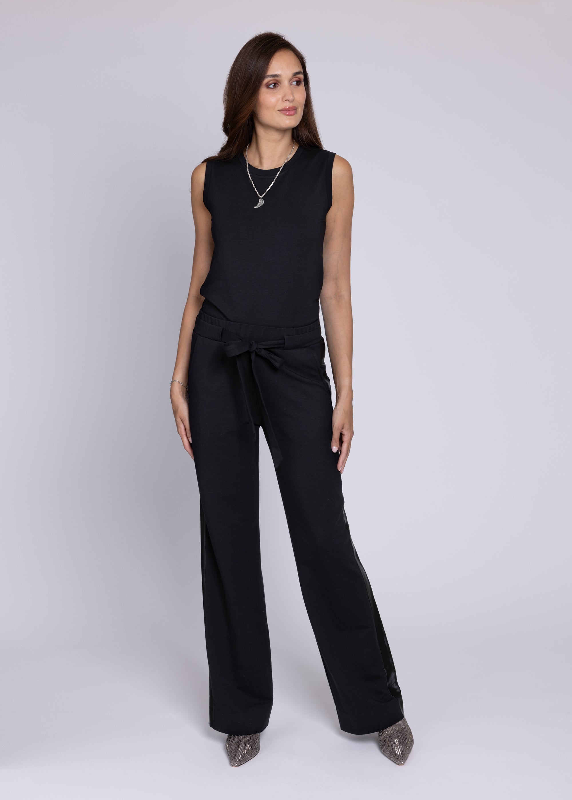 HERO sleeveless top, black