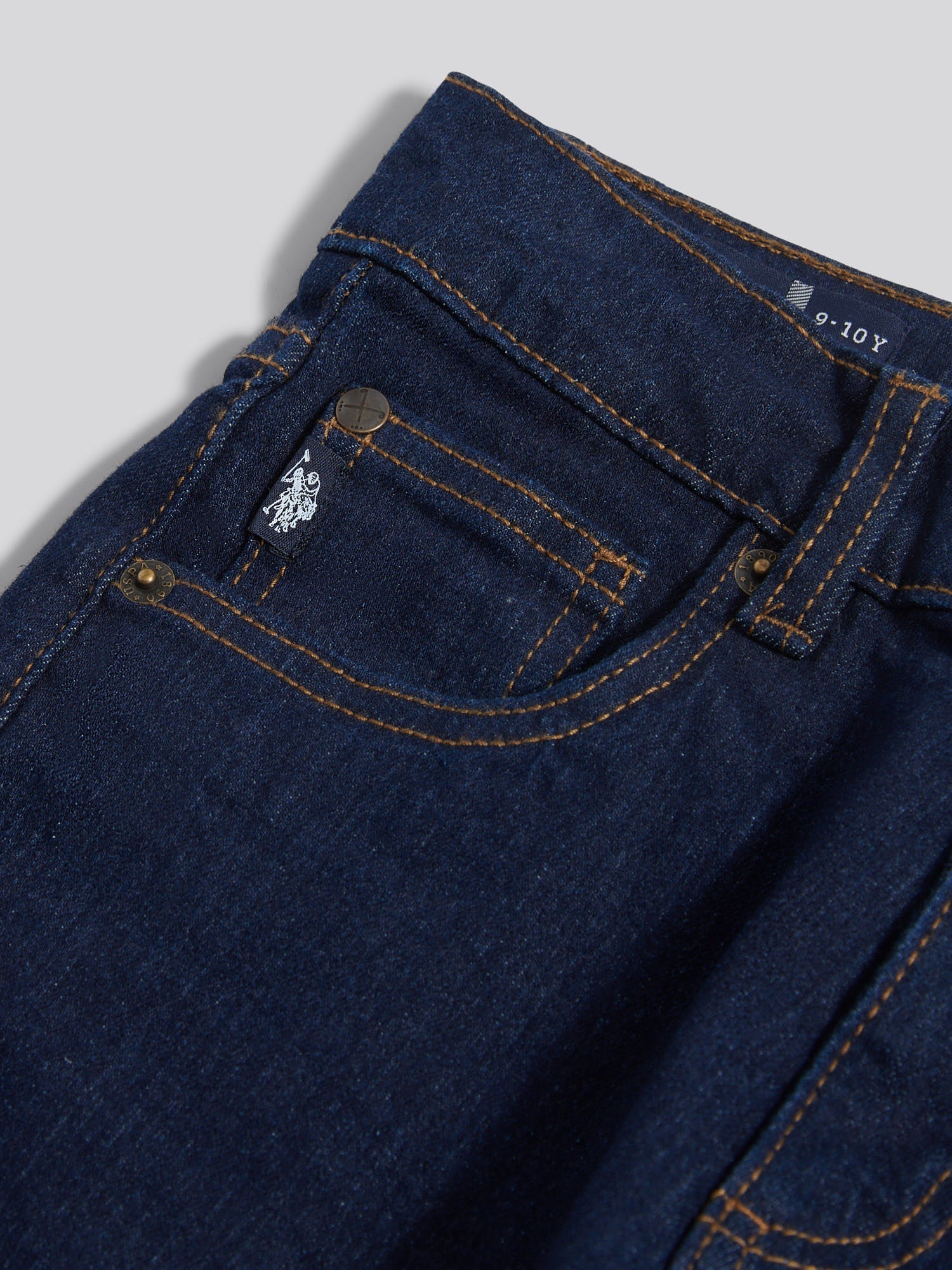 Boys Classic Fit Jean in Rinse Wash